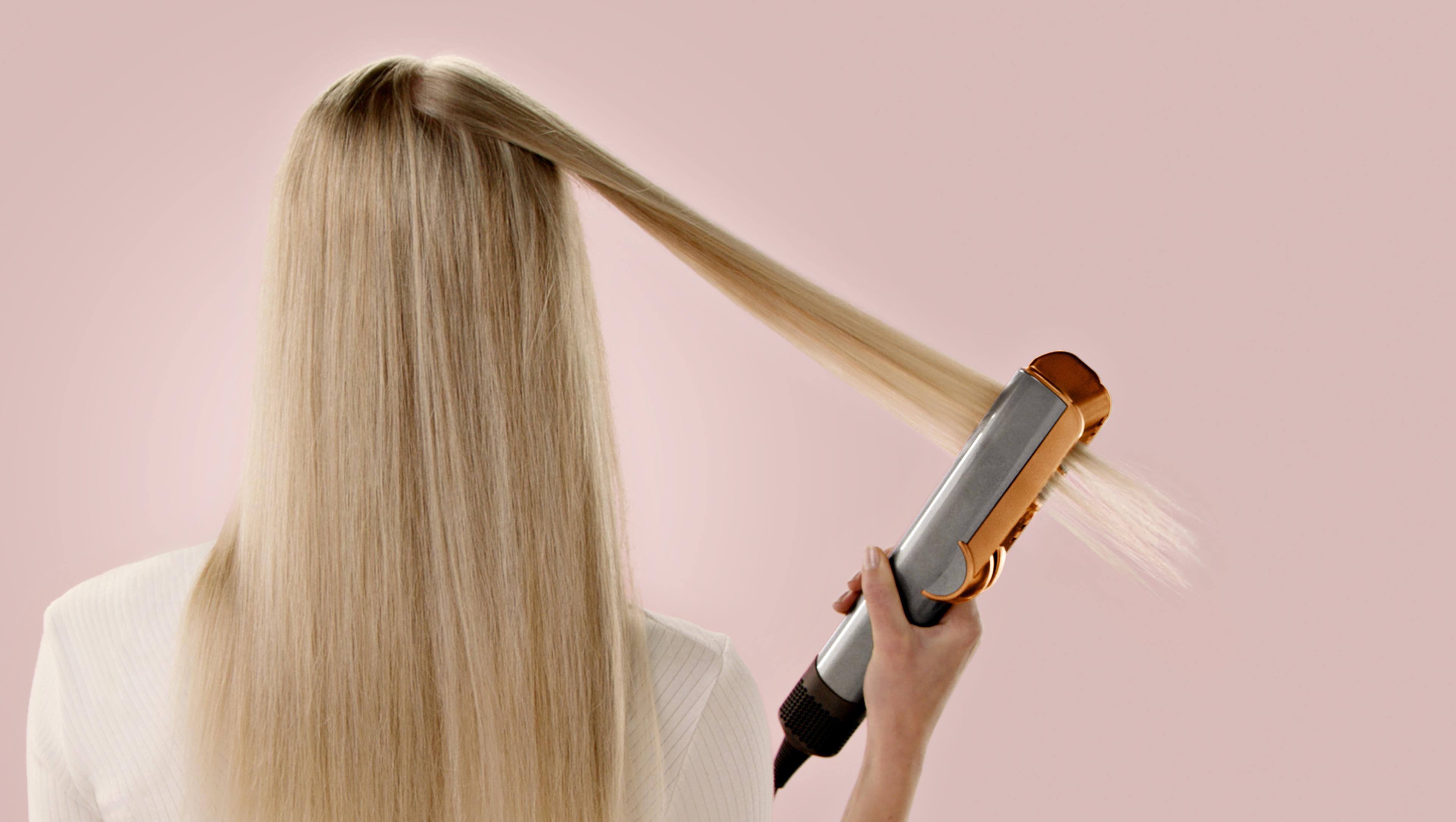 Как настроить и использовать выпрямитель для волос Dyson Airstrait™ ?