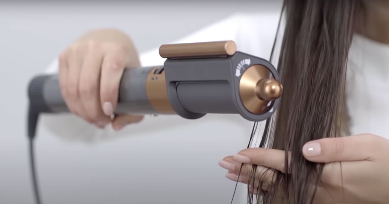 Dyson Airwrap™ стайлерімен алғашқы шаш сәндеу қадамдарын жасаңыз